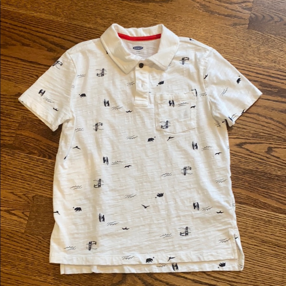 Boys Old Navy white collared t-shirt in size 8